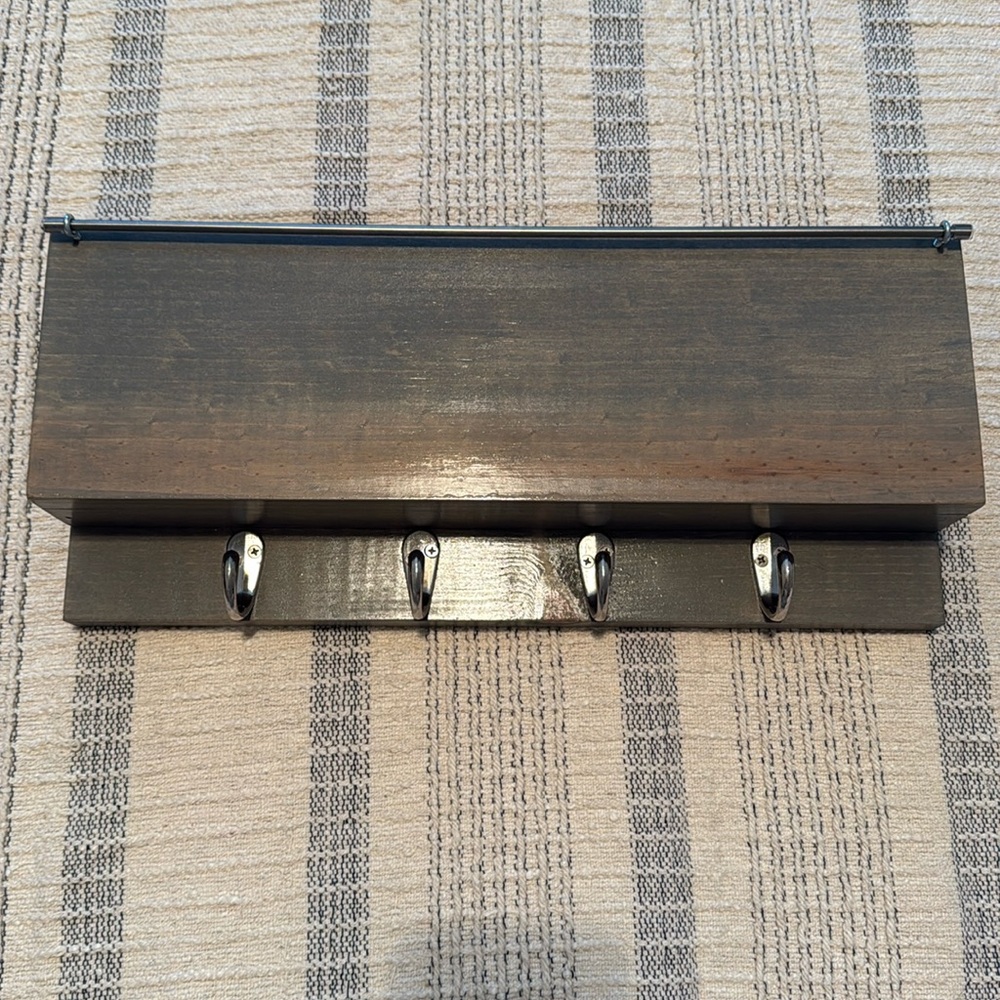 Weathered Wood Grain Sunglass and Key Organizer